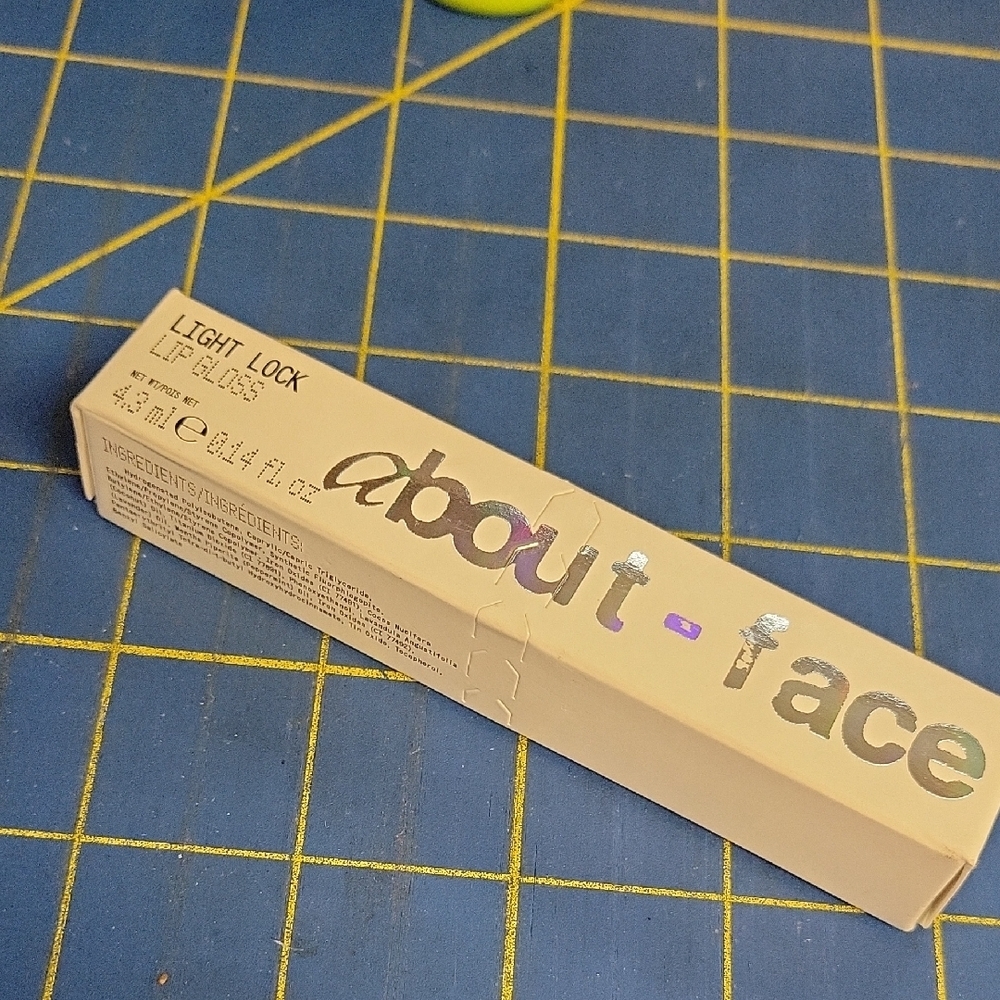 About-Face Light Lock Lip Gloss 4.3ml - Payton New Sealed Box